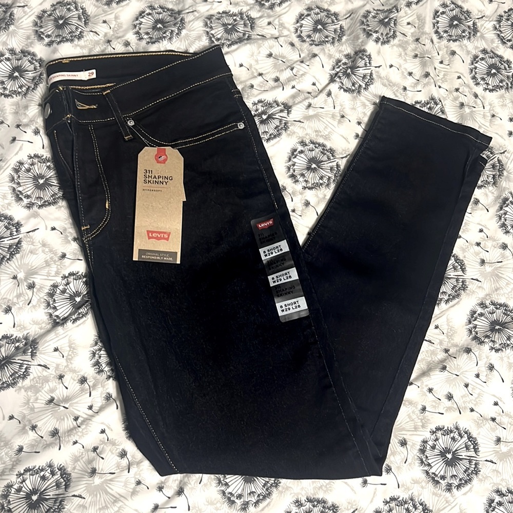 NWT Levi’s 311 Shaping Skinny Jeans, dark denim blue, Size 8 short or W29/L28